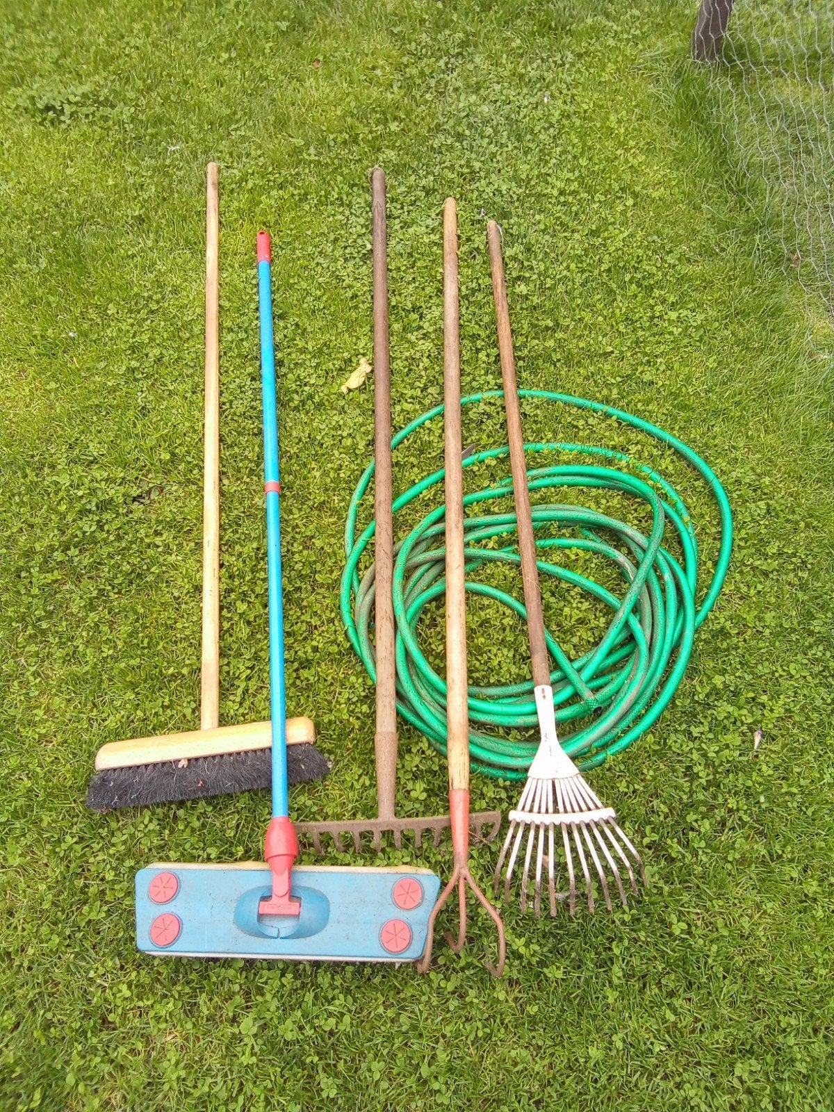 Tuingereedschap, Ophalen