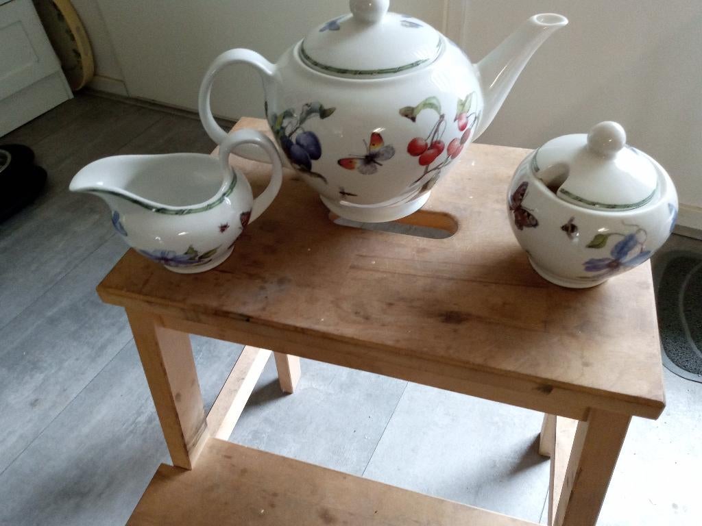 Theepot , suiker en melkkannetje Janneke Brinkman, Overige typen, Ophalen of Verzenden, Zo goed als nieuw, Overige stijlen