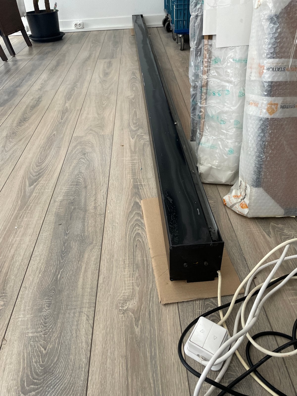 Electrisch projectie scherm voor beamer 360cm breed, Ophalen, Gebruikt, 200 cm of meer, G13 (TL)