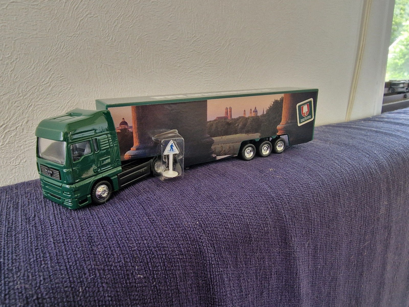 MAN Vrachtwagen met oplegger - Modelauto, Ophalen of Verzenden, Nieuw, Bus of Vrachtwagen, Overige merken
