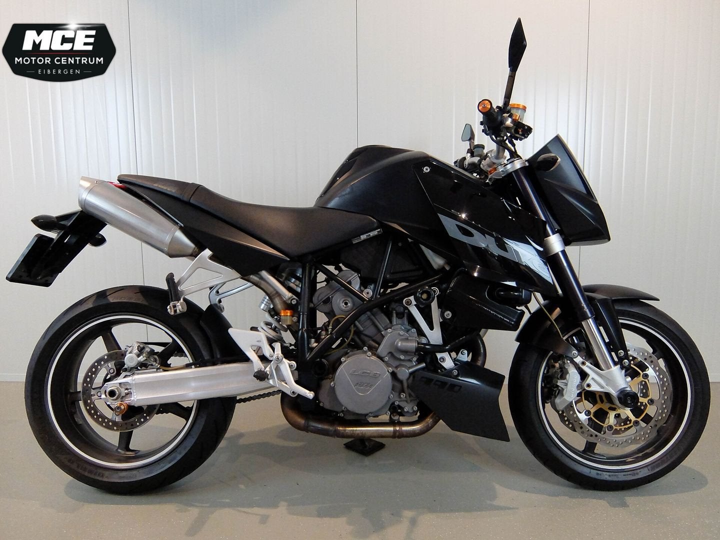 KTM 990 SUPER DUKE (bj 2005), 2 cilinders, KTM, Motorrijbewijs A, Bedrijf
