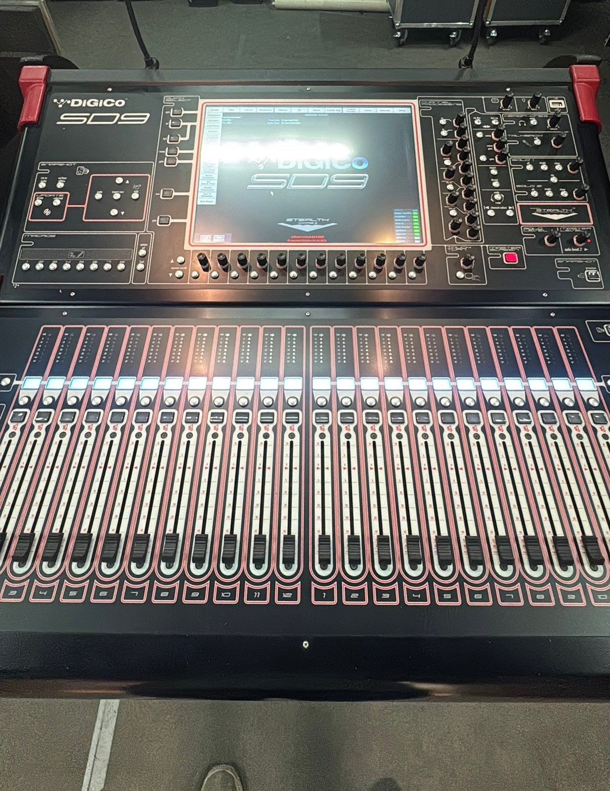 Digico sd9 core 2 met Optocore opticalcon, Ophalen, Zo goed als nieuw, 20 kanalen of meer