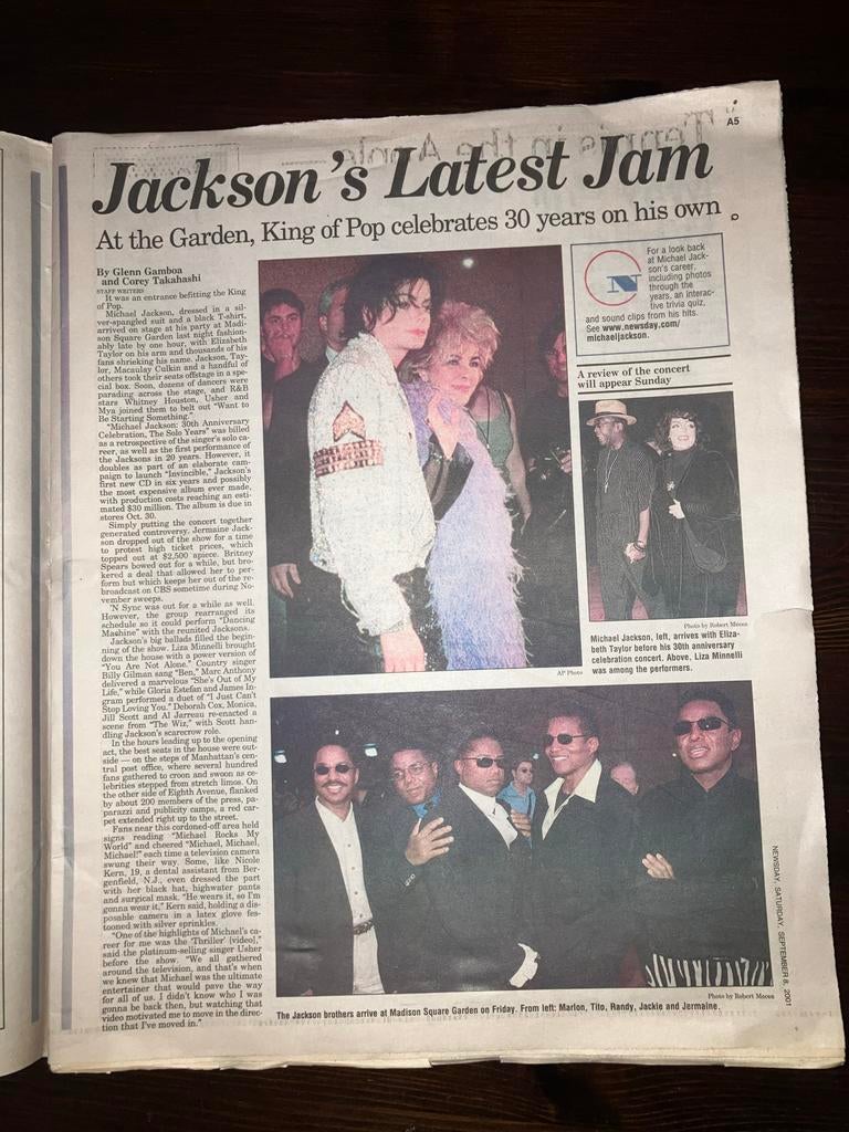 Newsday krant - Michael Jackson (2001), Ophalen of Verzenden, Zo goed als nieuw, Boek, Tijdschrift of Artikel