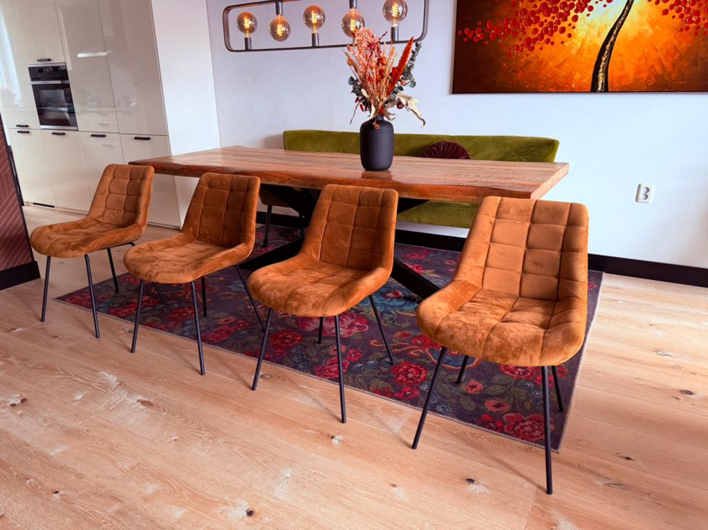 4 zeer nette velvet stoelen, Bruin, Ophalen of Verzenden, Zo goed als nieuw, Vier