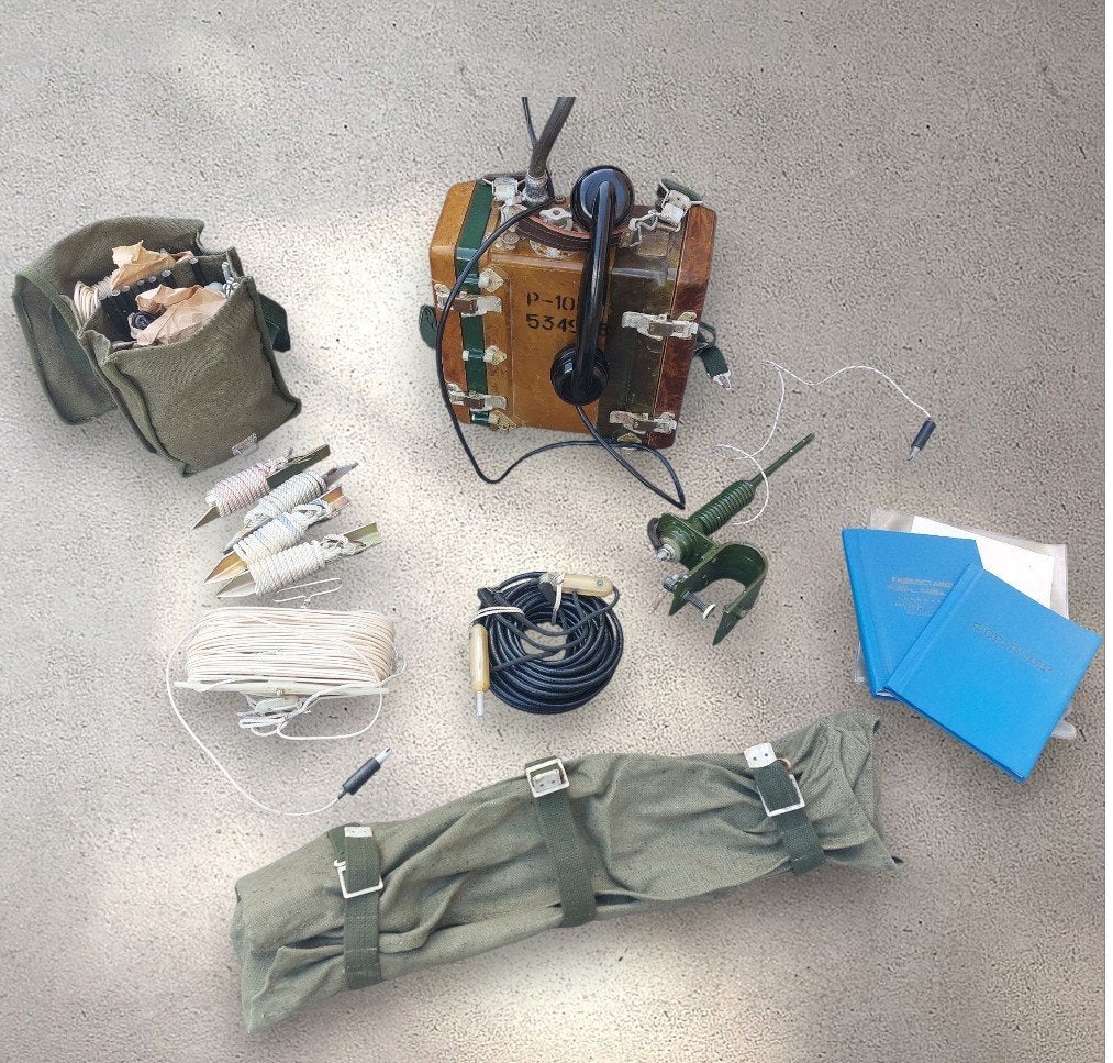 Sovjet Legerradio R-108M Set (1967), Ophalen of Verzenden, Landmacht, Overige gebieden, Overige typen