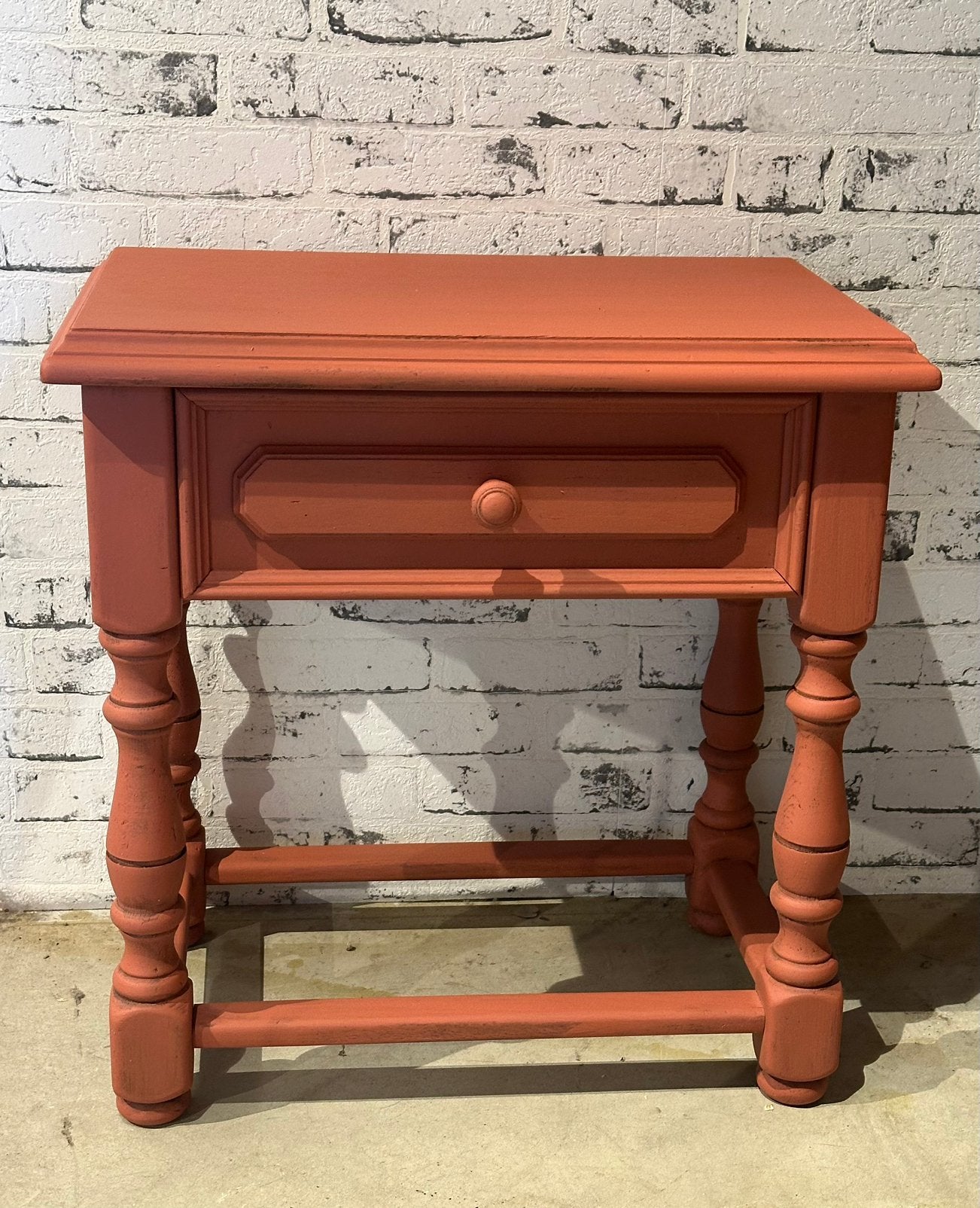 Brocante kastje - nachtkastje - terracotta kleur, Ophalen, Zo goed als nieuw
