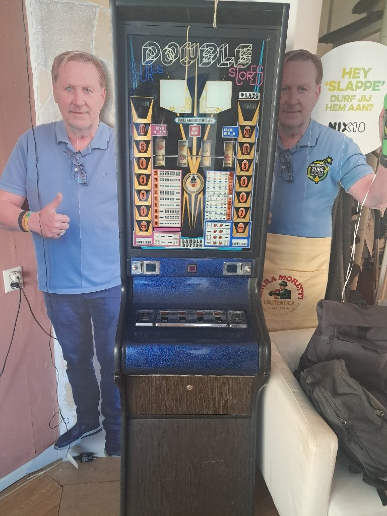 Gokkast / fruitautomaat, Gulden, Ophalen, Gebruikt, Met sleutels
