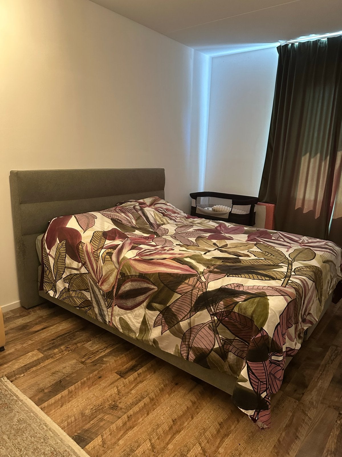 Elektrisch bed 160x200 - verstelbaar met afstandsbediening, Ophalen, Verstelbaar, Tweepersoons, Zo goed als nieuw