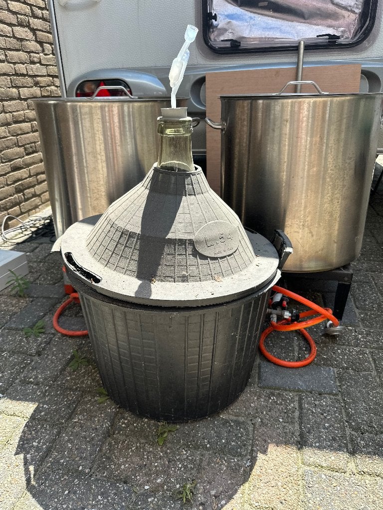Mandfles 54 liter, Ophalen