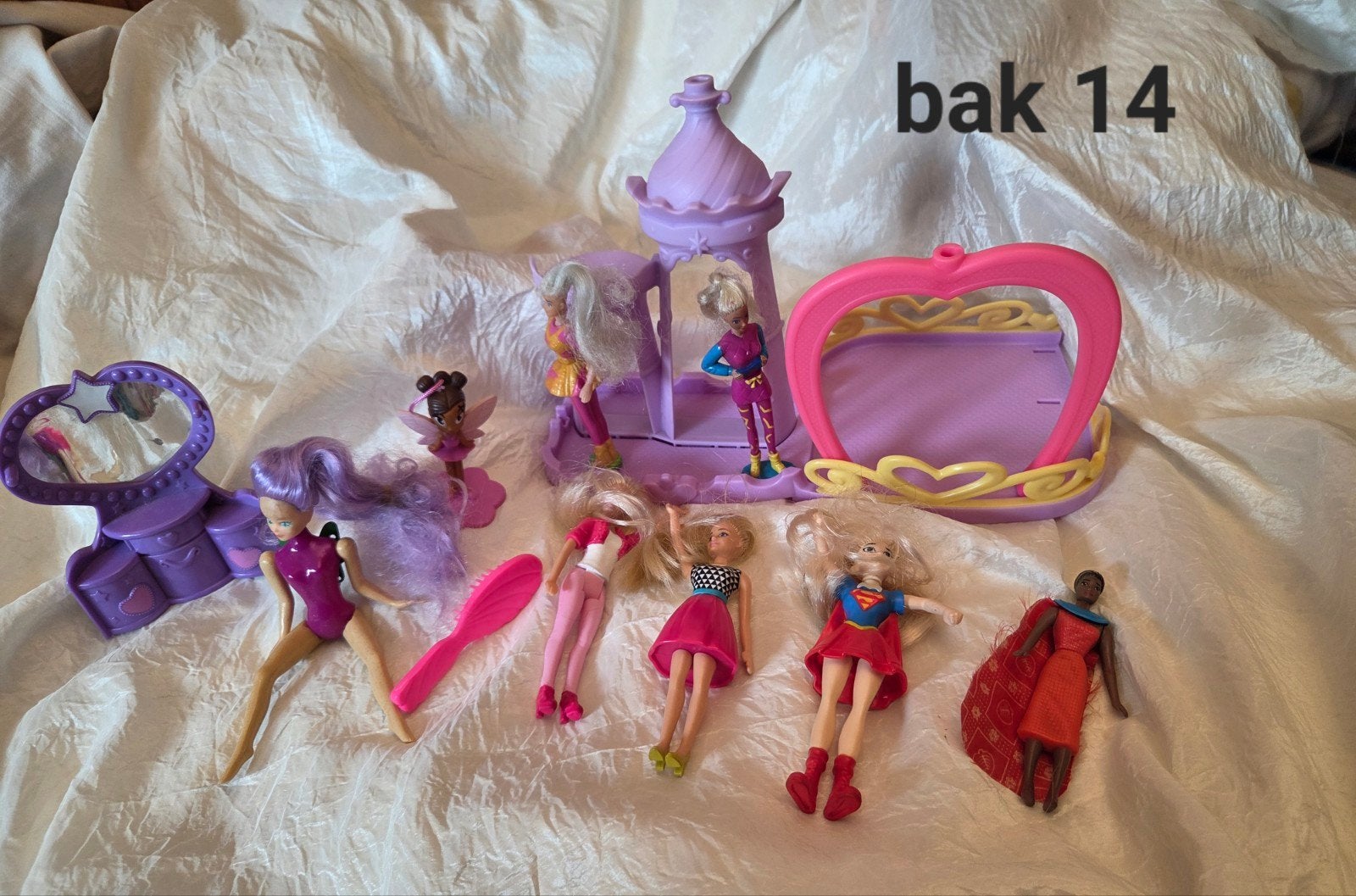 Leuke speelset met mini Barbie popjes en accessoires, Ophalen of Verzenden, Gebruikt, Barbie