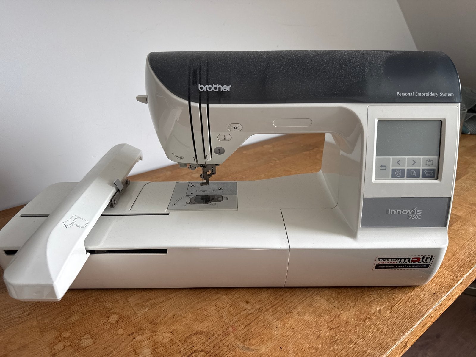 Brother Innov-is 750E Borduurmachine, Ophalen, Gebruikt, Naaimachine, Brother