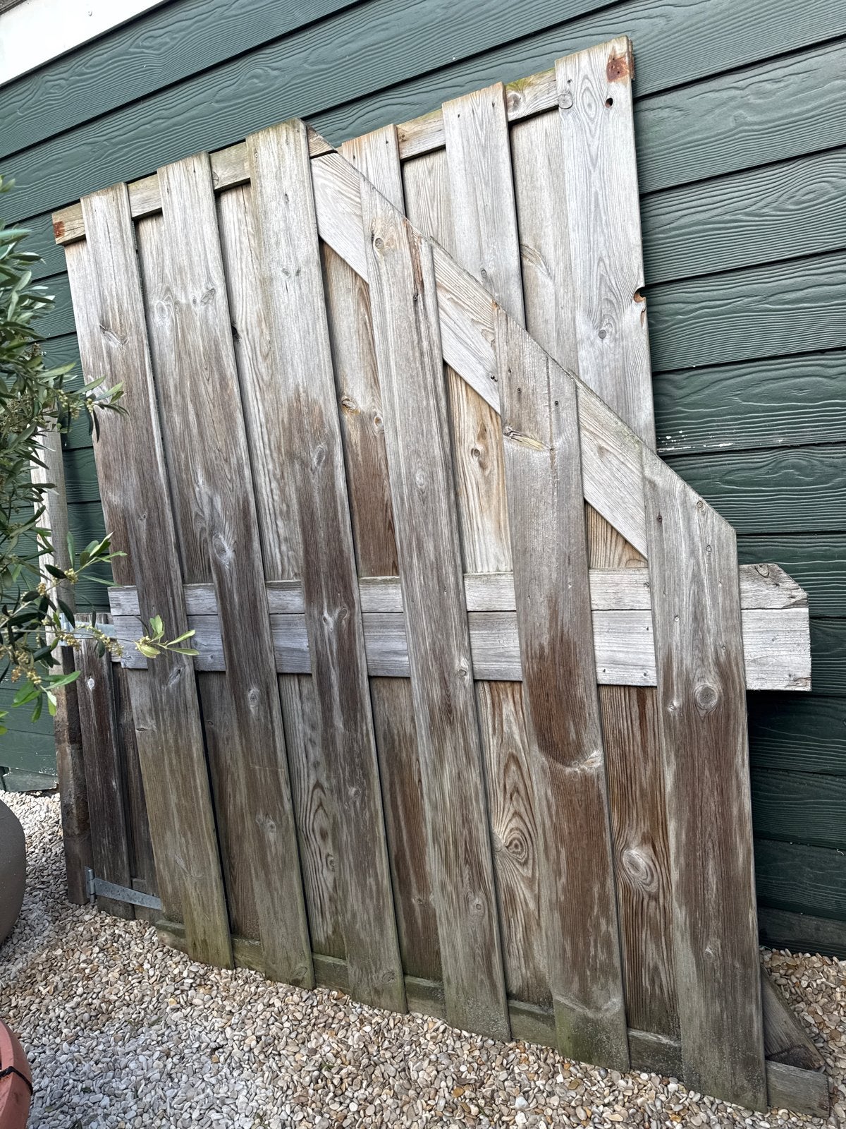 2 schuttingdelen aflopend + poort, Tuin en Terras, Ophalen, Minder dan 3 meter, Hout, 1 tot 2 meter