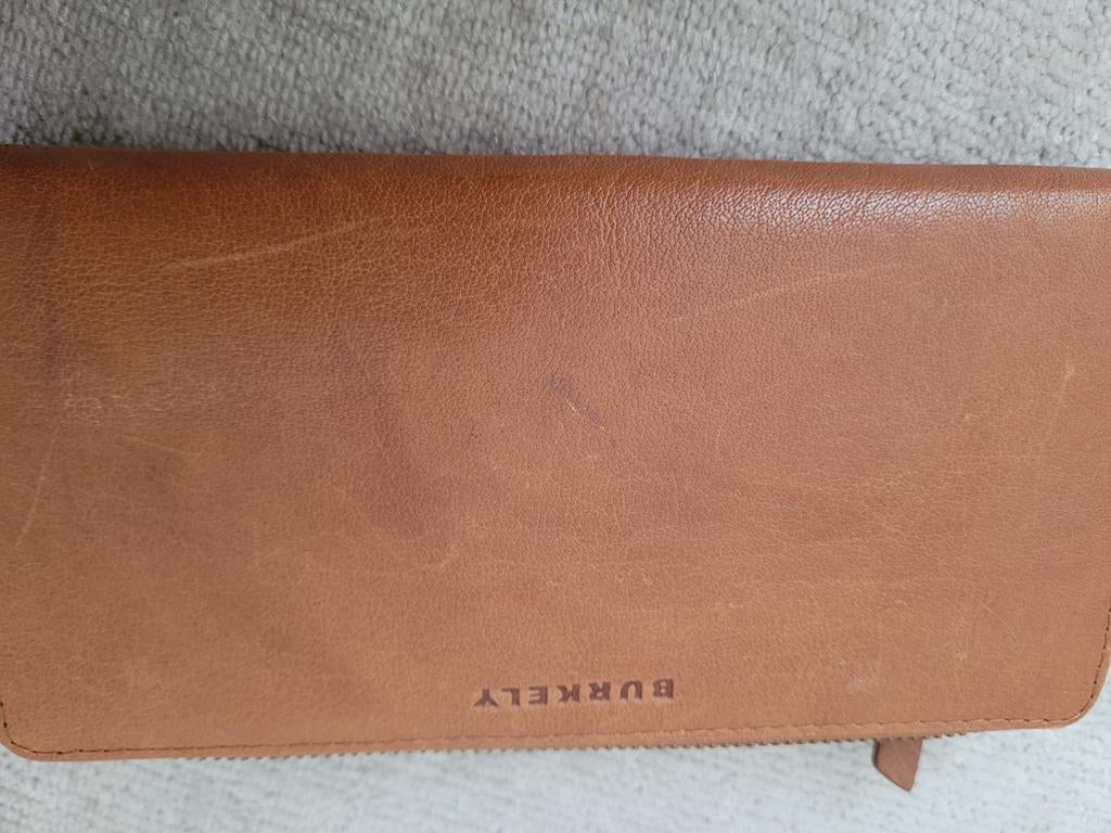 Burkely Antique Avery Wallet cognac

20 x 10 x 2 cm, Gebruikt, Bruin, Leer, Ophalen
