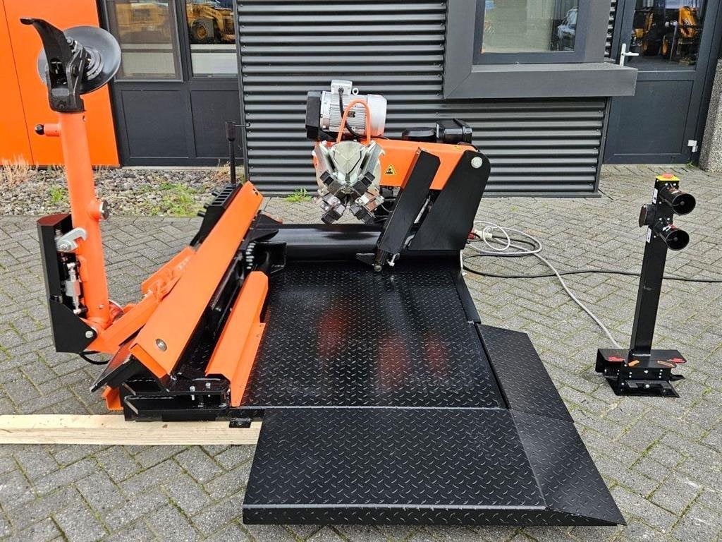 TYRE changer 14"-56" - Bandendemonteerapparaat (bj 2026)