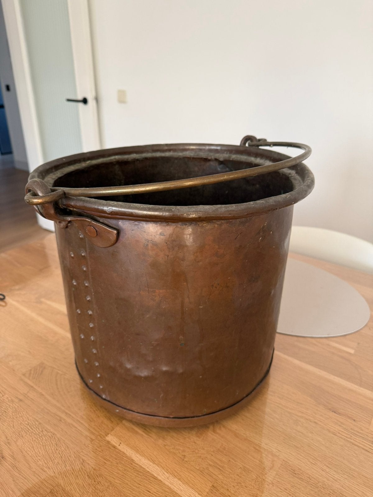 Massief kopere emmer bj1930, Ophalen