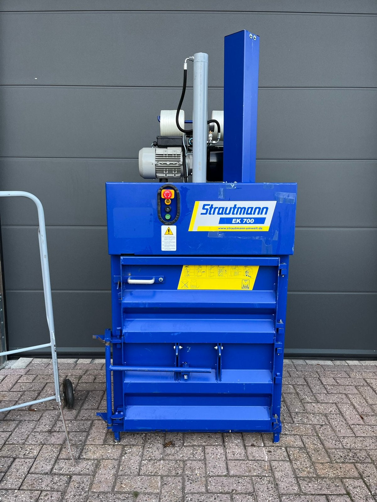 Strautmann EK700 | 230 volt | Papierpers | Plasticpers, Doe-het-zelf en Verbouw, Ophalen of Verzenden, Gebruikt
