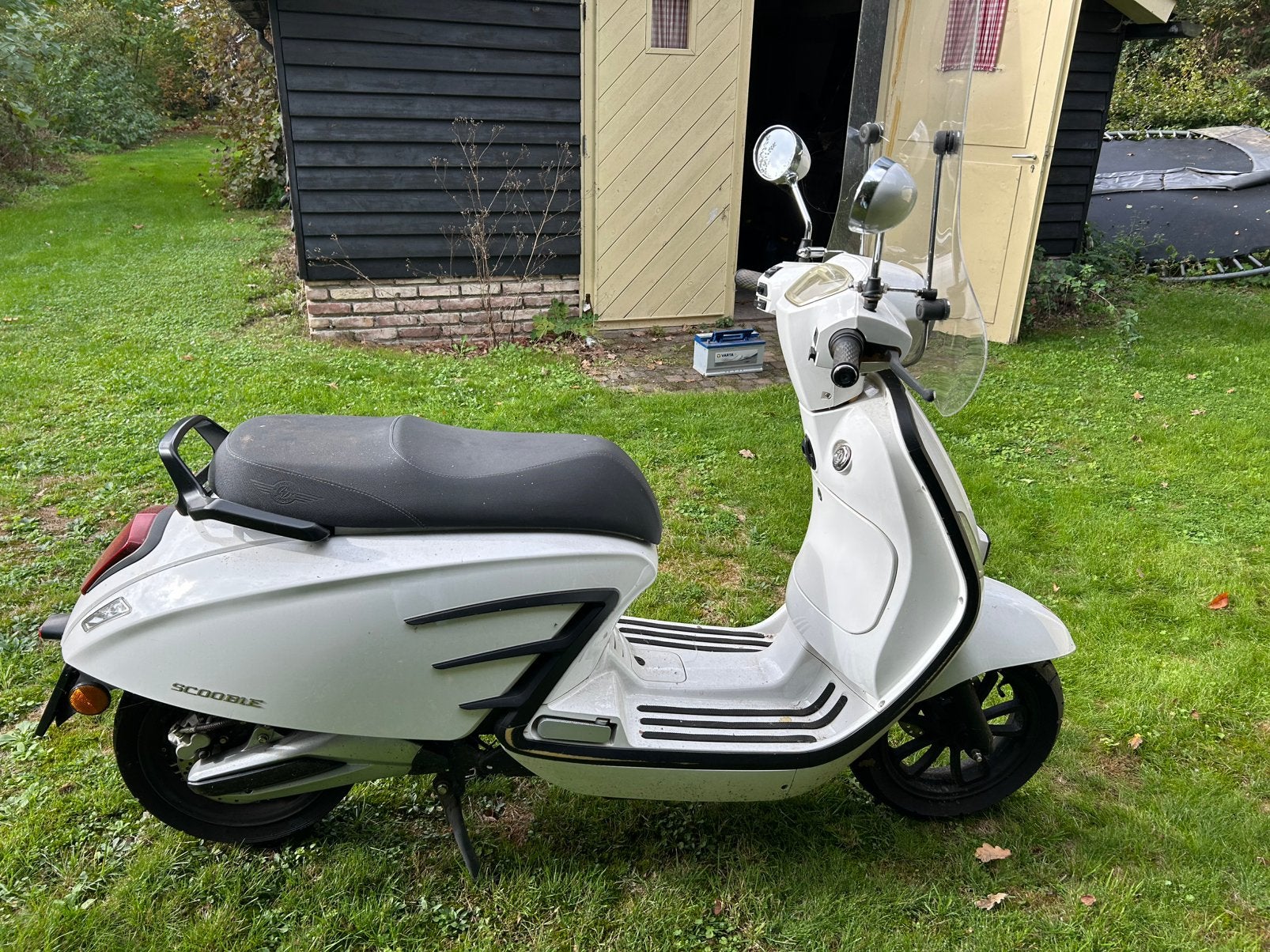 Elektrische scooter accu defect!, Fietsen en Brommers, Ophalen, Zo goed als nieuw, Elektrisch, Overige merken