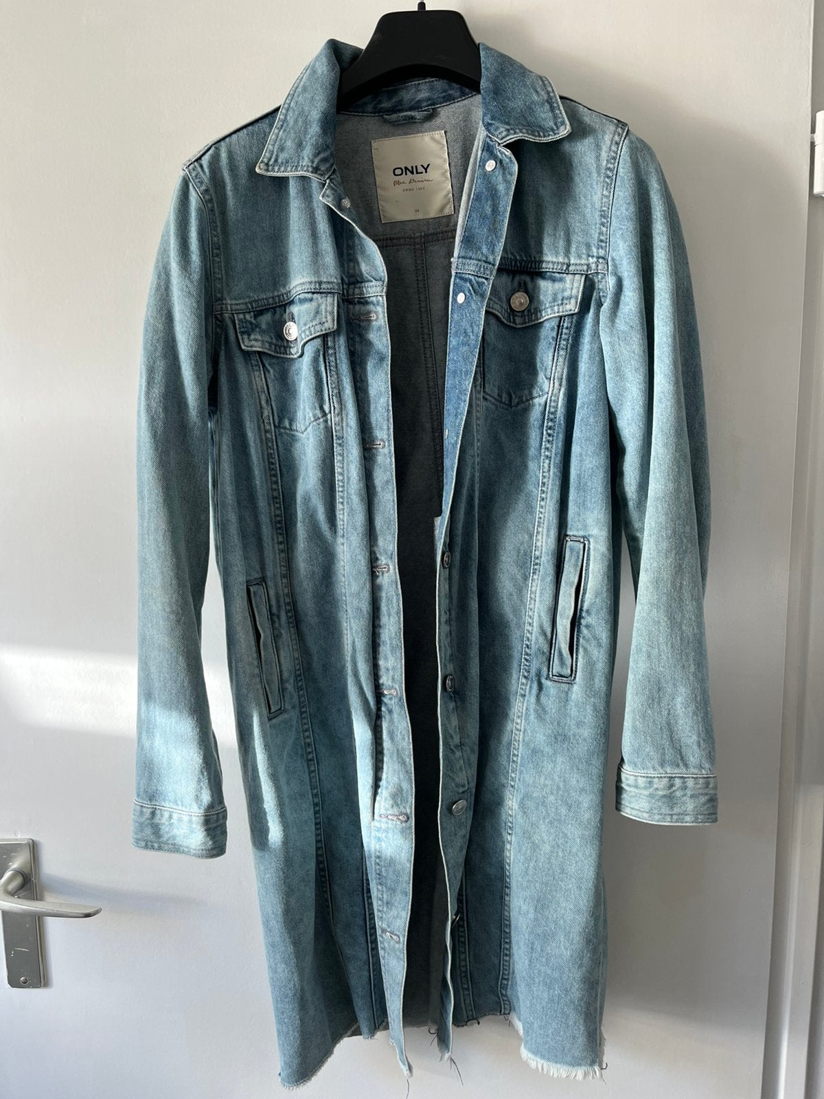 Lange spijkerjas van Only maat 34, Ophalen of Verzenden, Zo goed als nieuw, Maat 34 (XS) of kleiner, Blauw
