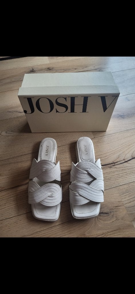 Josh V witte slippers maat 40 slechts 3 keer kort gedragen, Wit, Zo goed als nieuw, Josh V, Ophalen