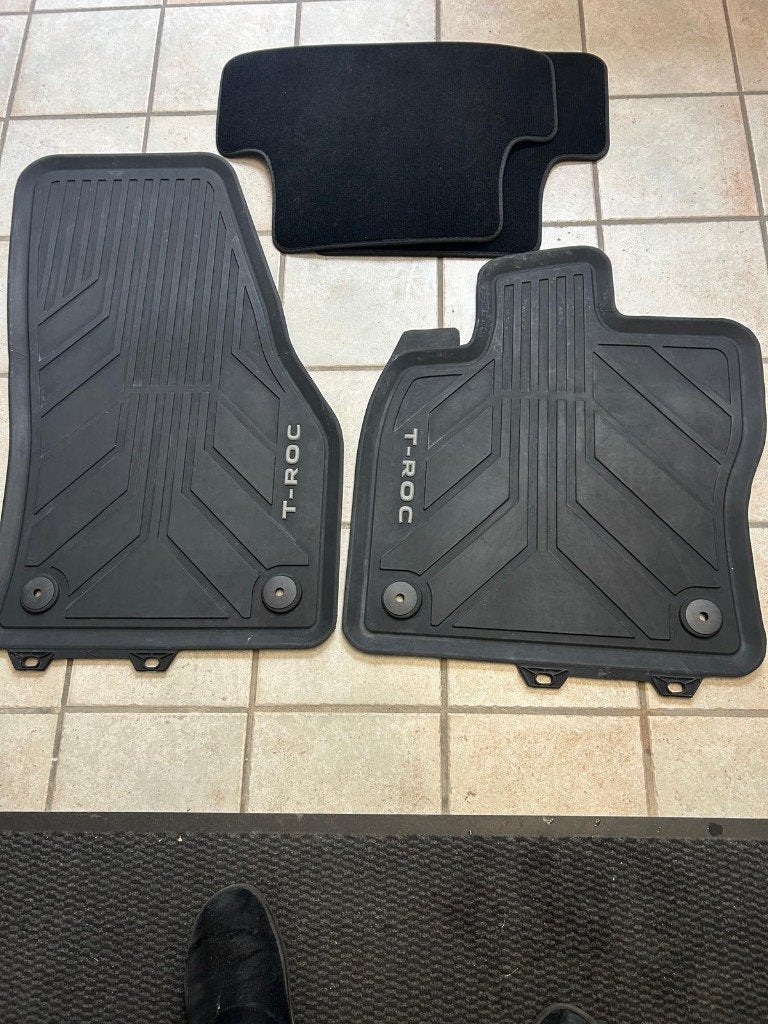 VW-T-ROC mattenset (rubber/stof), Ophalen, Zo goed als nieuw