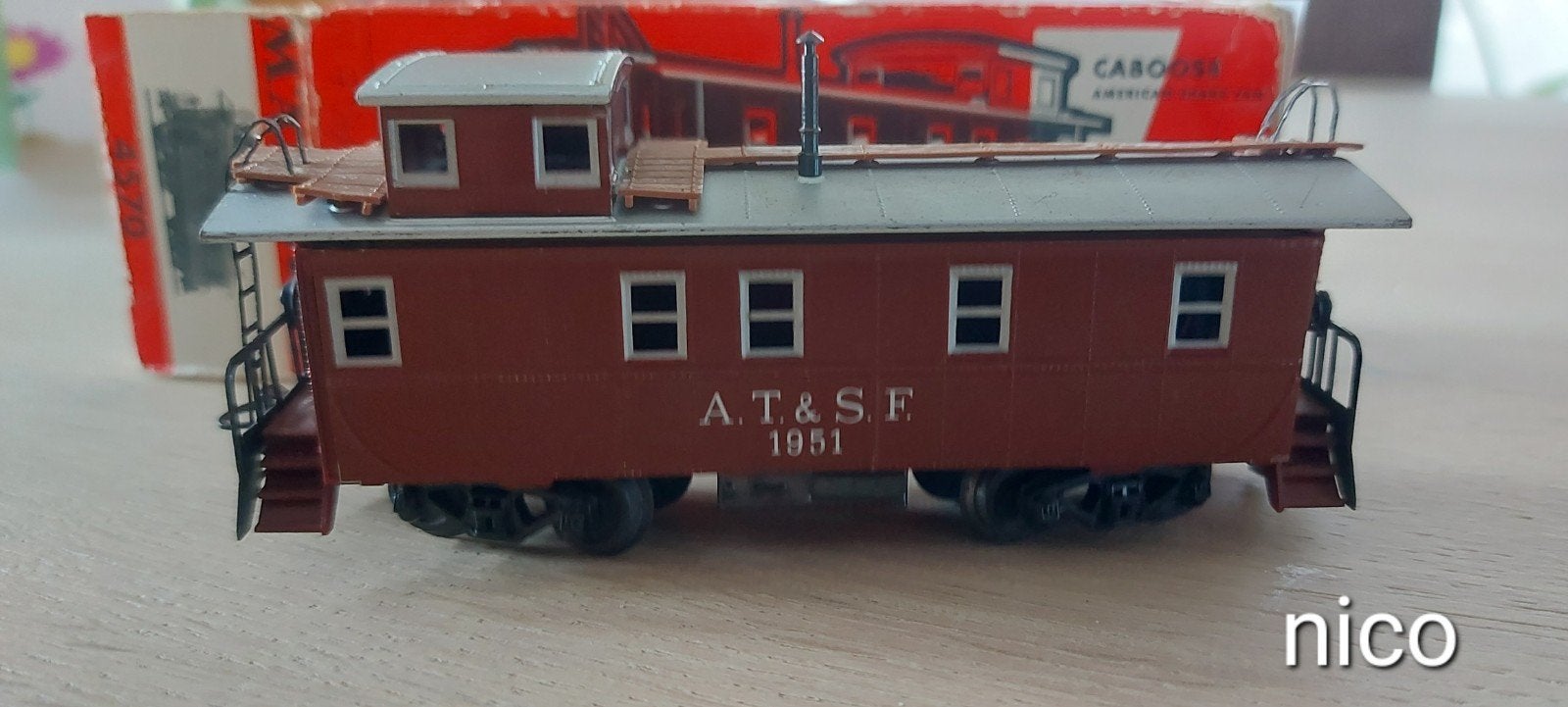 Märklin USA Santa Fe AT&SF caboose bgl.wagen artnr 4570 ovp, Wisselstroom, Wagon, Ophalen of Verzenden, Zo goed als nieuw