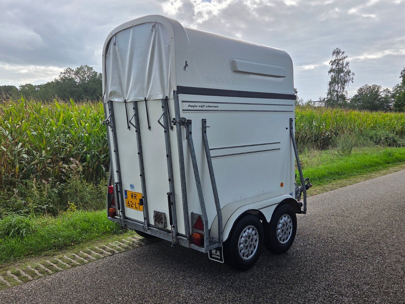 1.5 paards Trailer Heja 5 sterren polyester, Dieren en Toebehoren, Ophalen of Verzenden, Gebruikt, Polyester, 1½-paards trailer