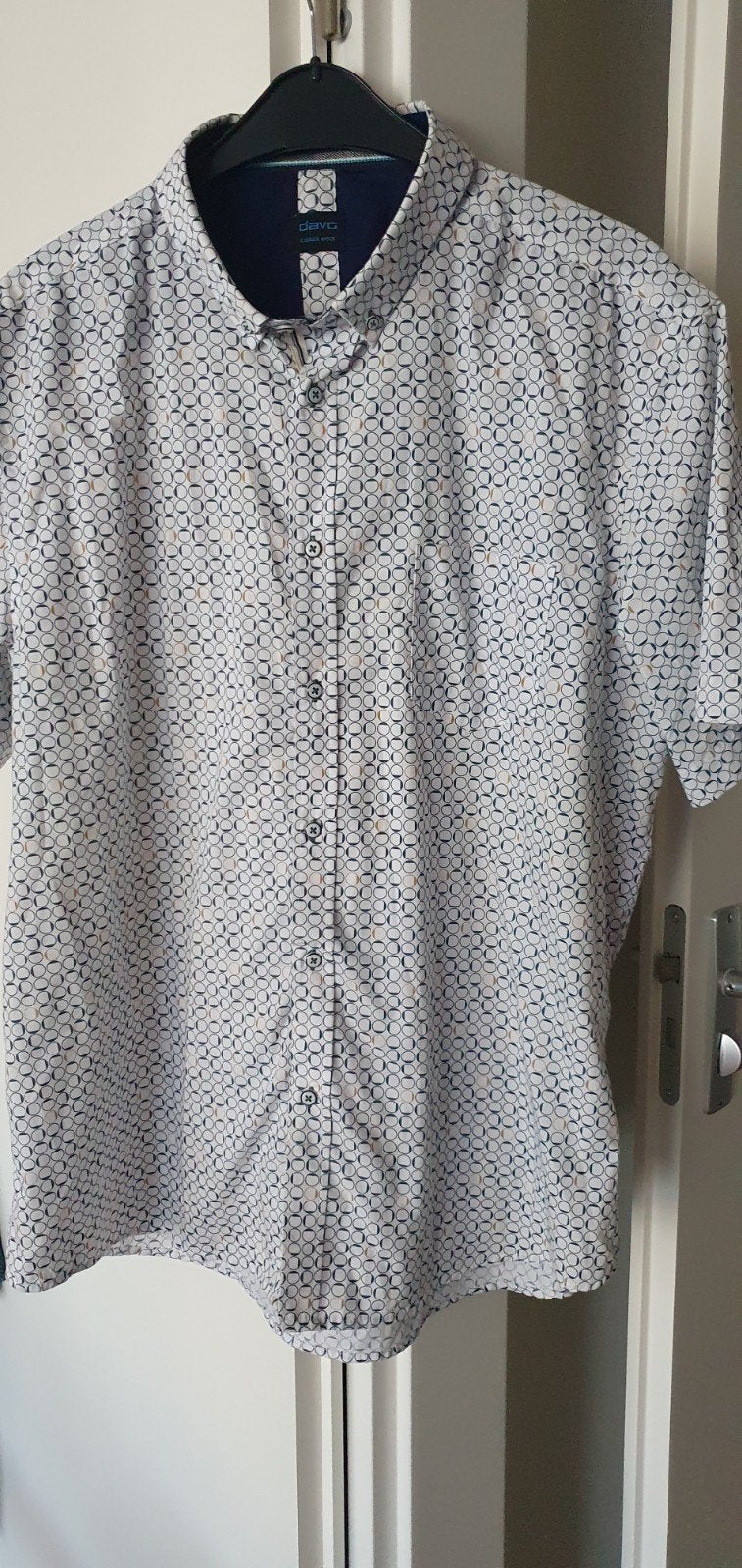 Herenoverhemd korte mouw witblauwcirkels mt 6, Kleding | Heren, Overhemden, Ophalen of Verzenden, Gedragen, Wit, Overige halswijdtes