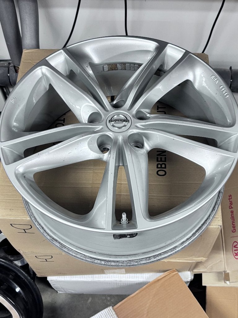 Een set Nissan TPMS ventielen 407003VU0A, Ophalen, Gebruikt, Fondmetal, Nvt