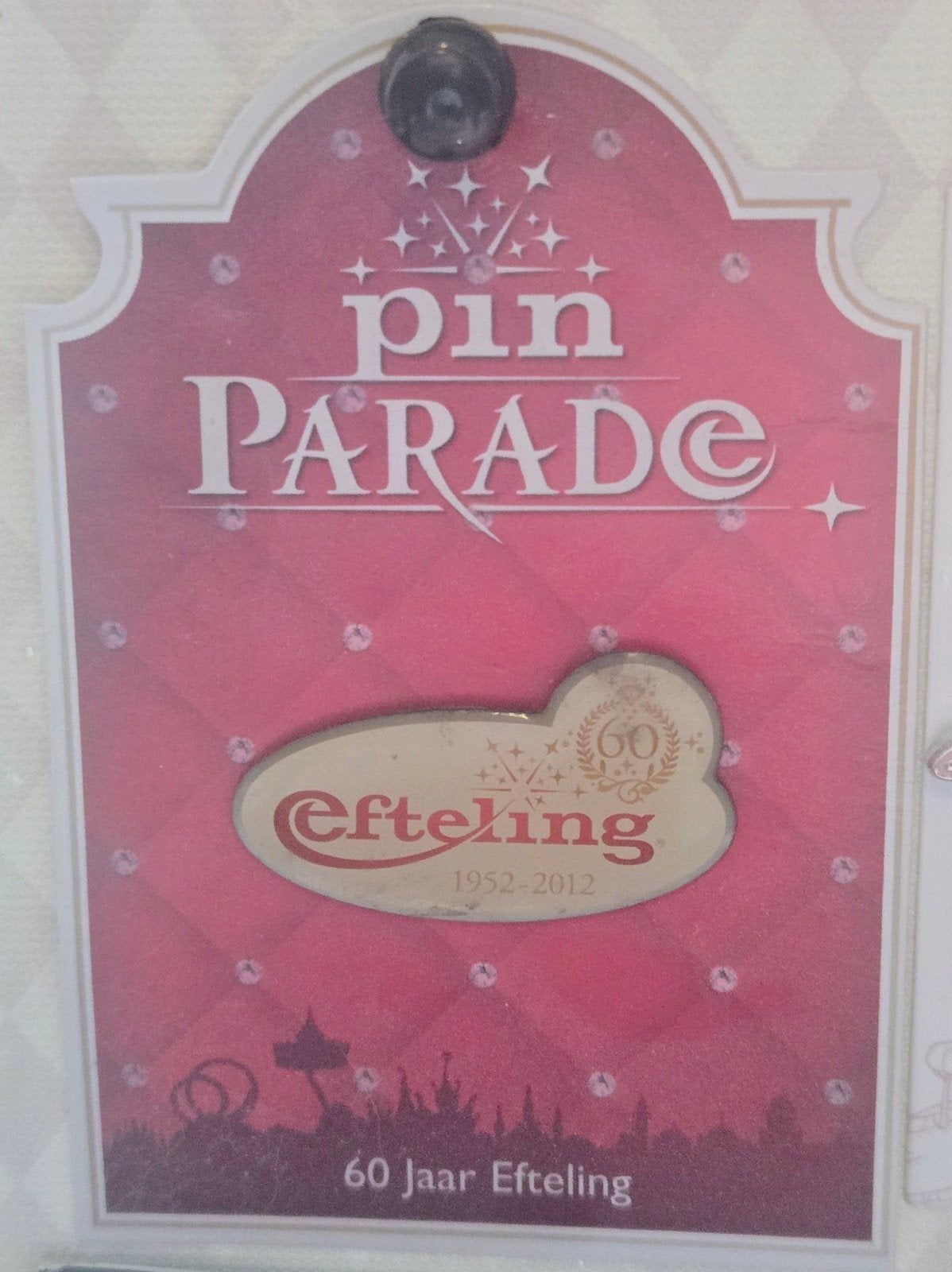 Efteling 60 jaar jubileumpin., Ophalen of Verzenden, Zo goed als nieuw, Button of Speldje