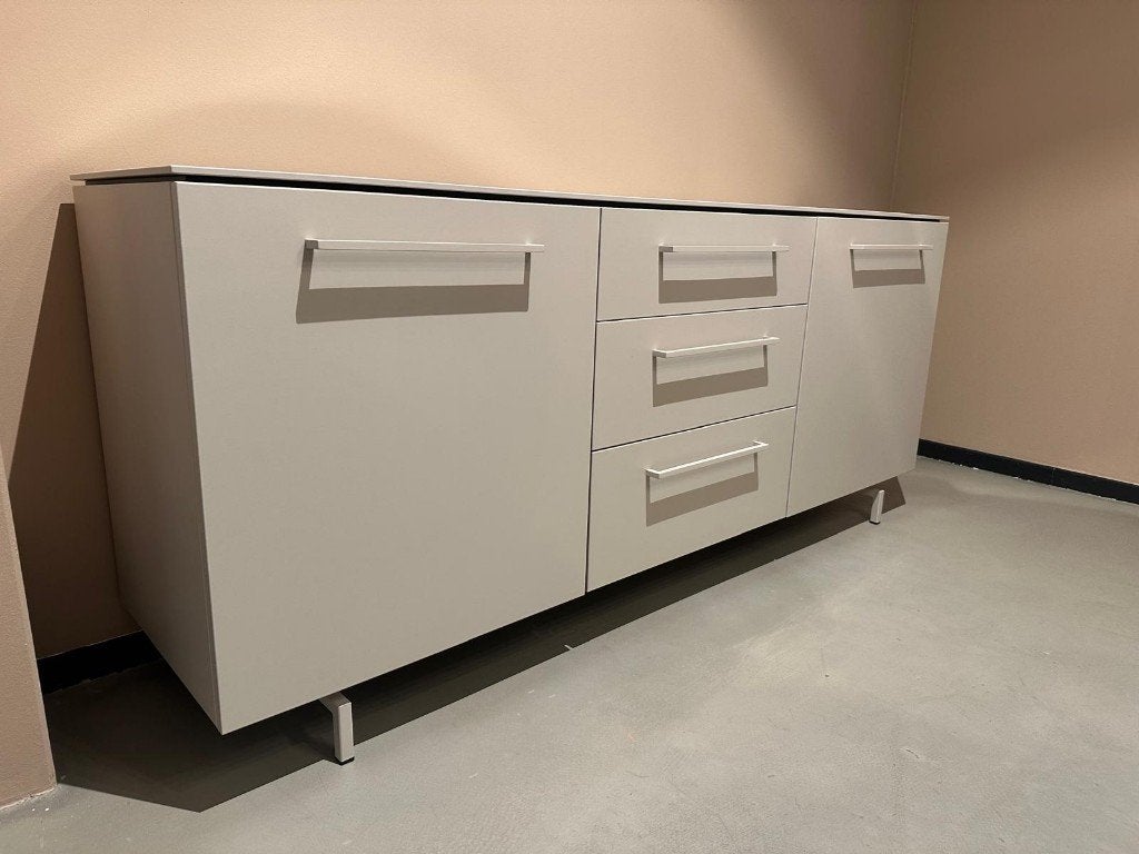 Modern Royaal Dressoir (242 cm) – VAN €969,- VOOR €699,-, Huis en Inrichting, Kasten | Dressoirs, Ophalen, Kunststof, Sommelsdijkse haven 19