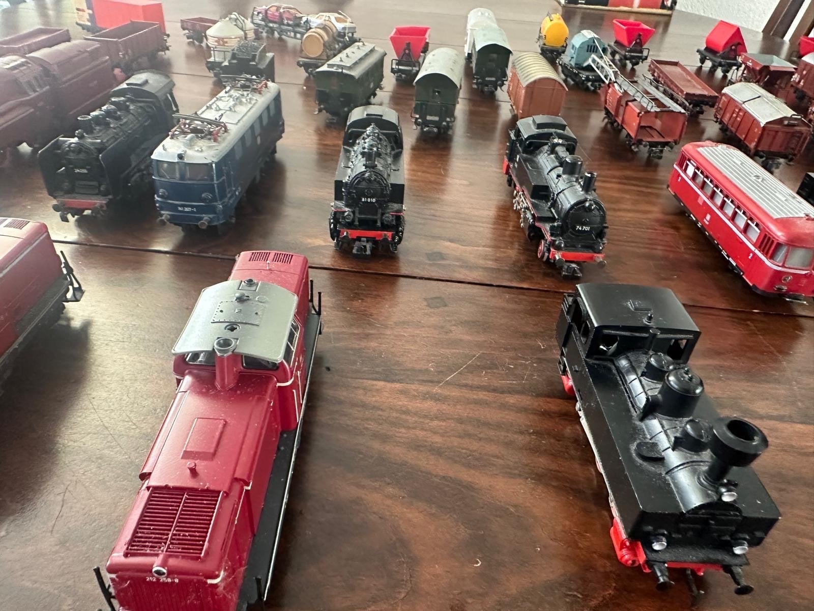 Grote collectie Marklin  modeltreinen en toebehoren, Hobby en Vrije tijd, Ophalen, Gebruikt, Locomotief, Gelijkstroom of Wisselstroom