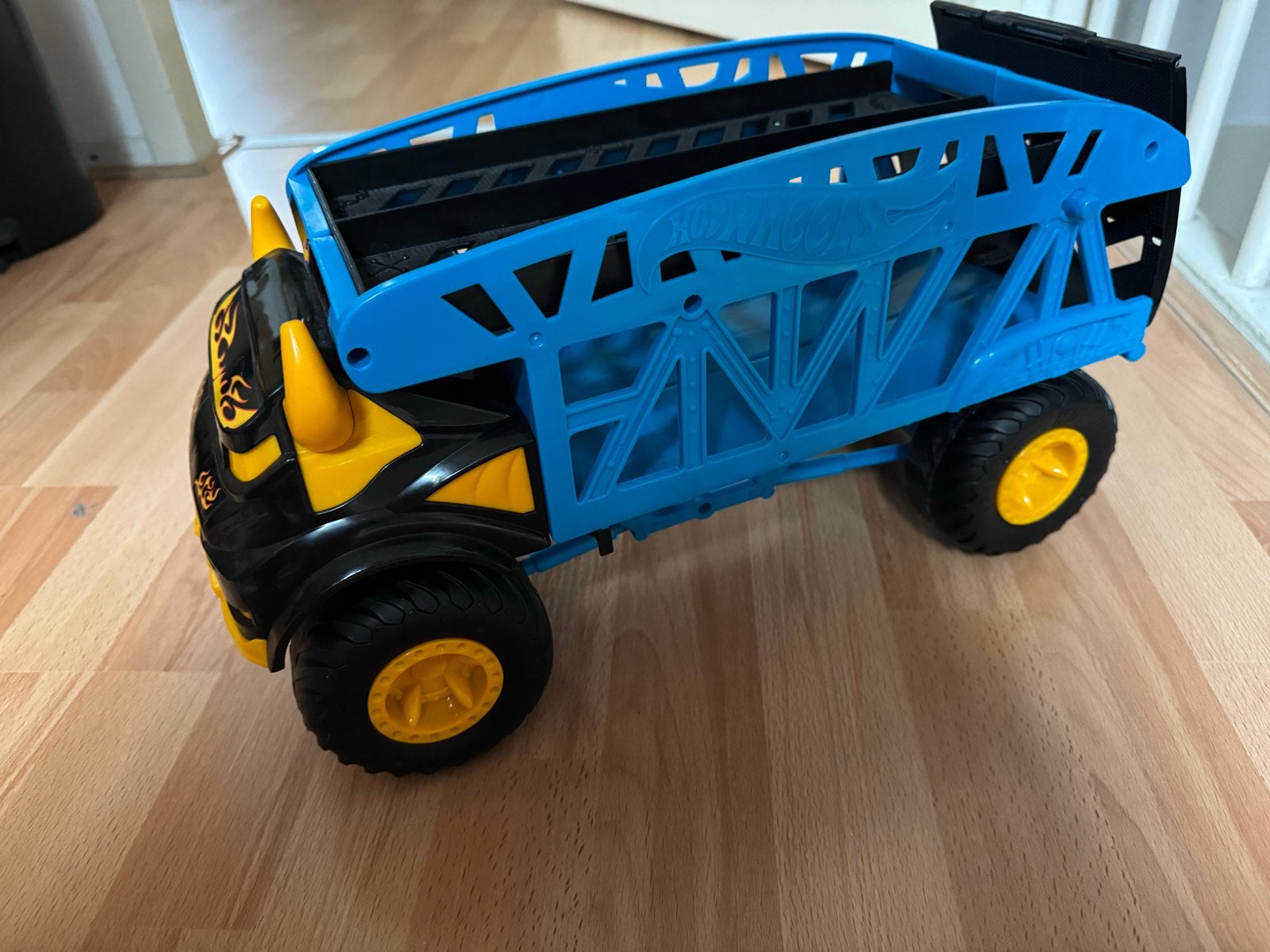 Hot Wheels Monster Truck Transporter met oprit, Ophalen of Verzenden, Gebruikt
