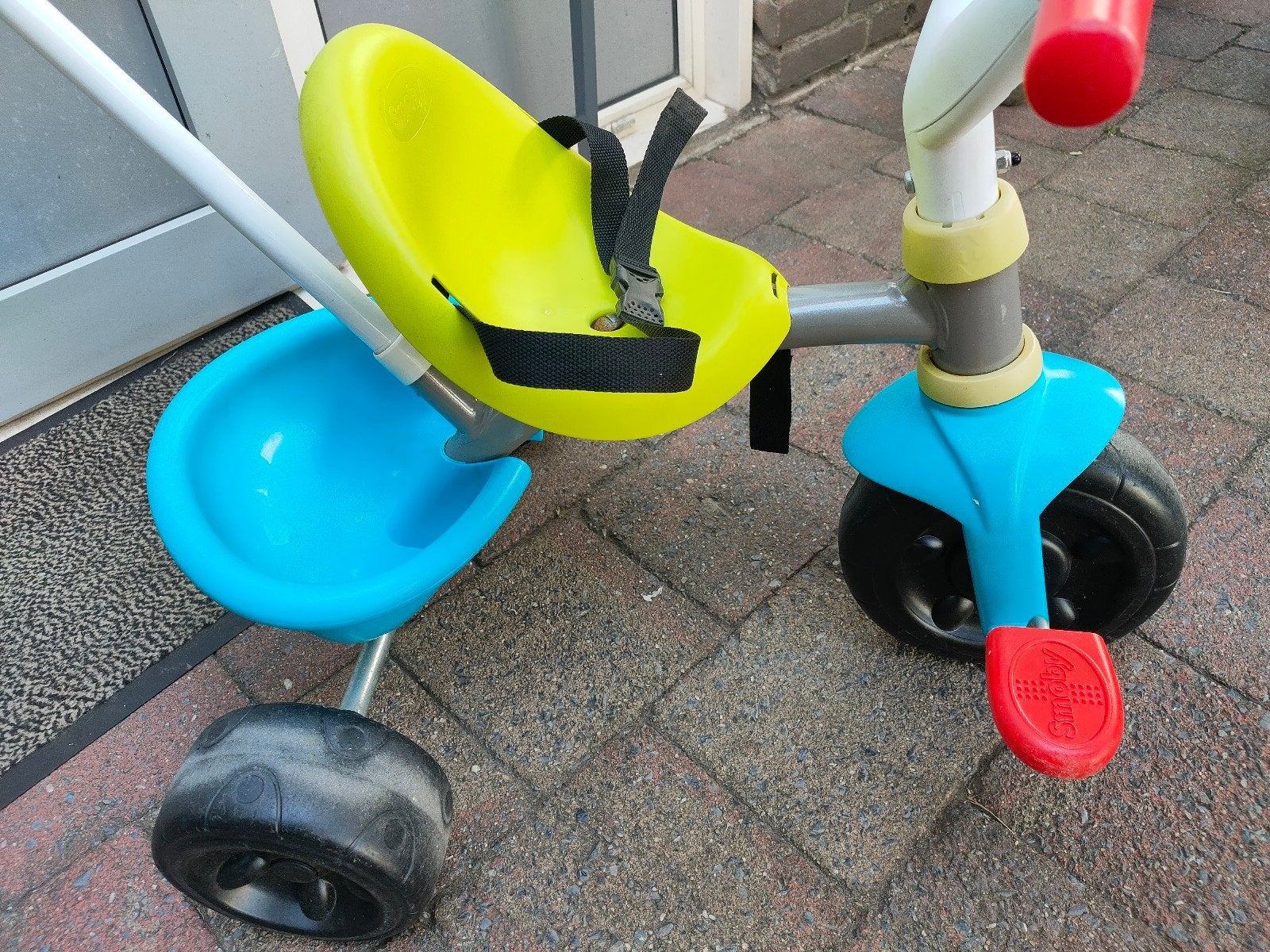 Smoby driewieler met duwstang en kiepbakje, Fietsen en Brommers, Ophalen, Zo goed als nieuw, Smoby, Verstelbare zitting
