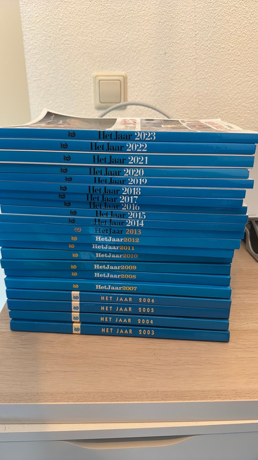 Telegraaf jaarboeken 2003 t/m 2023, Boeken, Ophalen, Zo goed als nieuw
