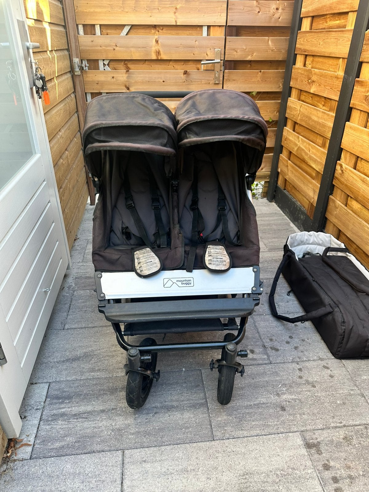 Buggy, twee kinderen, Kinderen en Baby's, Tweelingen en Meerlingen, Ophalen, Gebruikt, Kinderwagen of Buggy