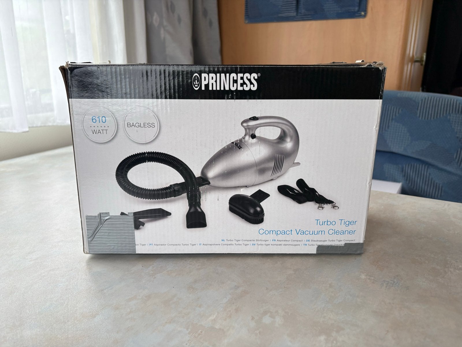Princess Turbo Tiger Compacte Stofzuiger 610W, Kruimeldief, Ophalen of Verzenden, Zo goed als nieuw, Minder dan 1200 watt