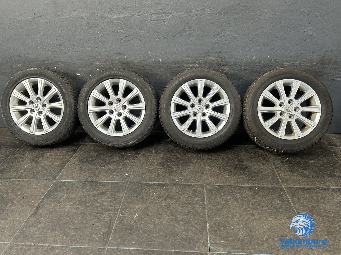 8mm! Originele Toyota Auris Verso Avensis 16 inch velgen TPM, Gebruikt, -, Banden en Velgen, -