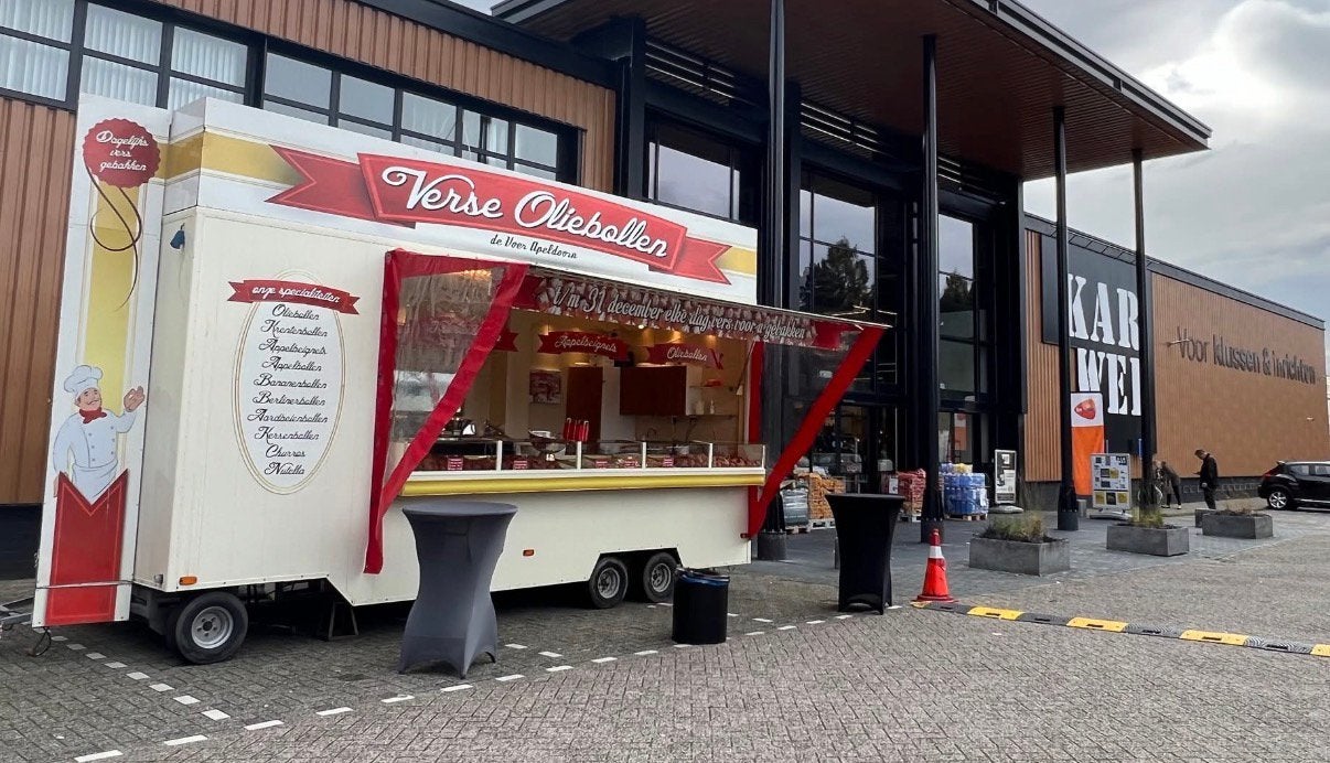 Foto 7 van Oliebollenkramen te huur / Verkoopwagens te huur /oliebollen