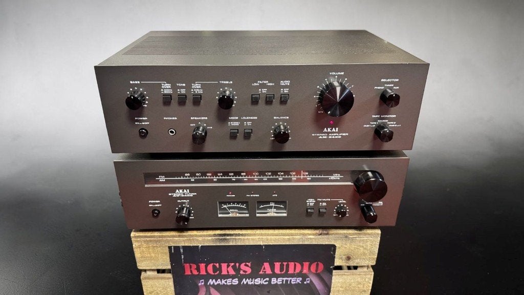 AKAI AM-2400 / AT-2400 • VINTAGE HIFI-SET IN TOPSTAAT!, Audio, Tv en Foto, Stereo-sets, Tuner of Radio, MADE IN JAPAN, Zo goed als nieuw