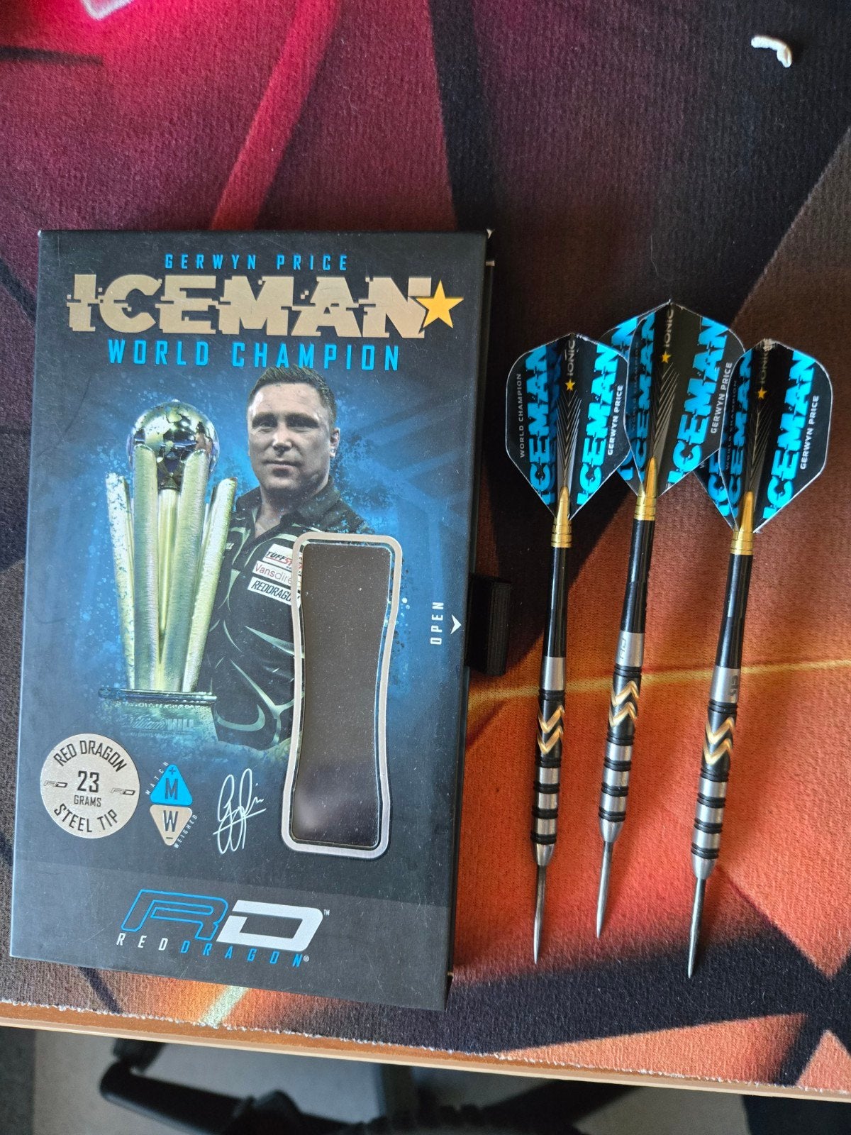 Gerwyn Price Iceman World Champion Special Edition Darts, Ophalen of Verzenden, Zo goed als nieuw, Pijlen