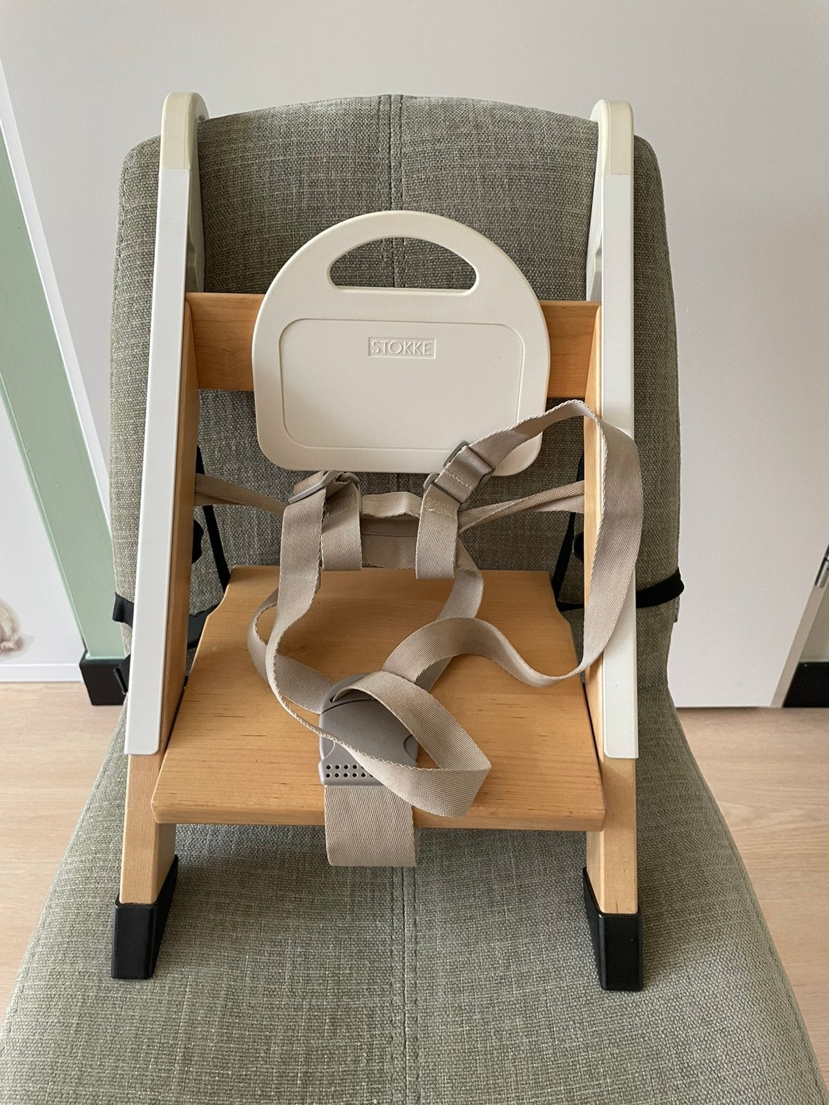 Stokke stoelverhoger opklapbaar, Ophalen, Zo goed als nieuw, Meegroeistoel