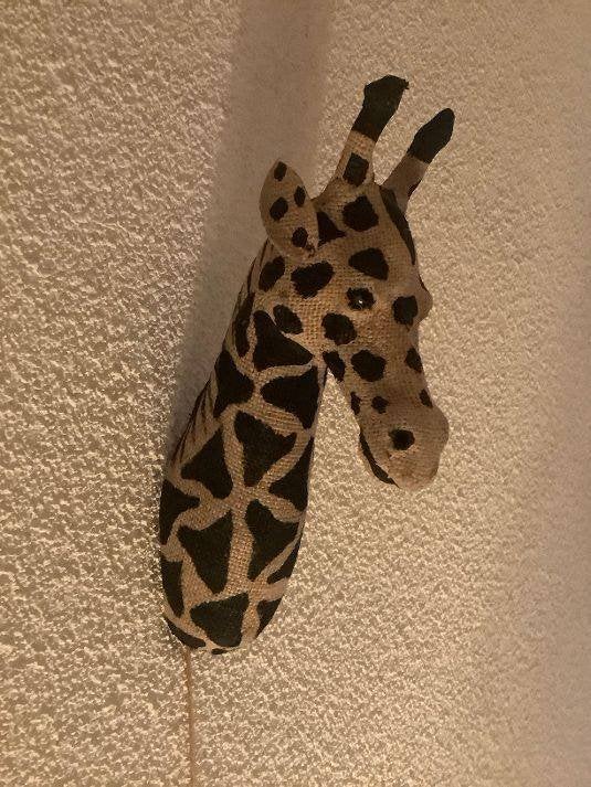 Clayre & Eef figuur beeld giraffe dierenkop wandbuste 3D, Ophalen, Zo goed als nieuw, 30 cm, Wandsculptuur