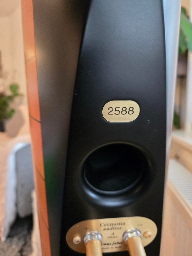 Sonus faber Cremona auditor inclusief stands PRIJSVERLAGING, Zo goed als nieuw, 60 tot 120 watt, Boekenplank luidspreker, Ophalen