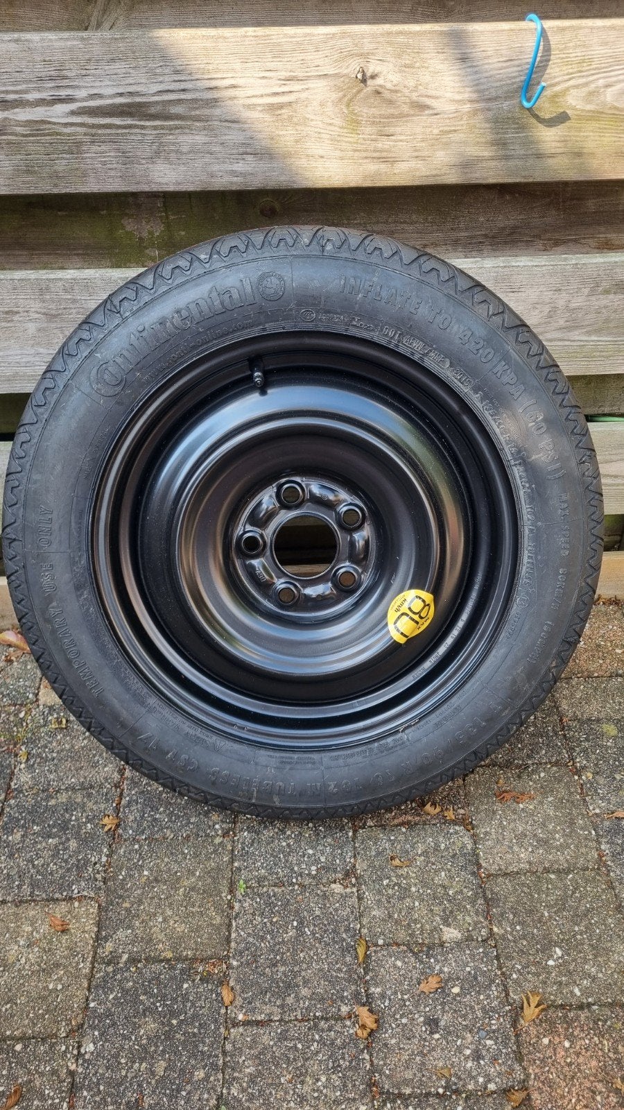 Continental thuiskomer T 135/90 R 16 Toyota yaris cross, Gebruikt, 16 inch, Banden en Velgen, Ophalen of Verzenden
