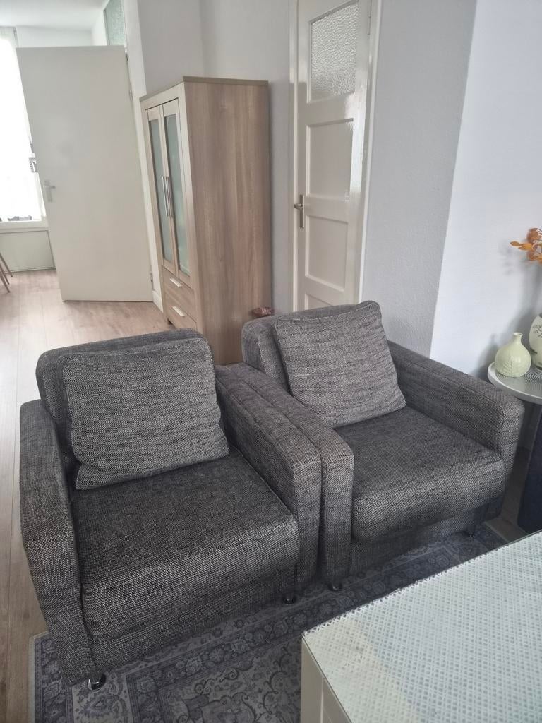 Lage Prijs voor twee comfortabele grijze fauteuils, Huis en Inrichting, Gebruikt, Modern comfort, 75 tot 100 cm, Ophalen of Verzenden