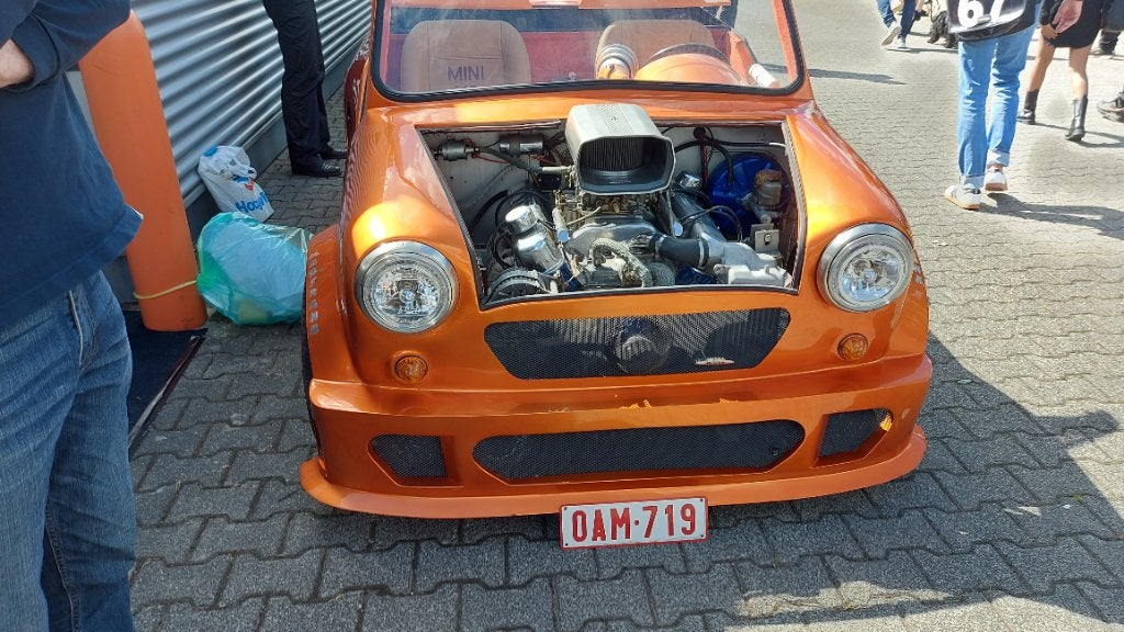UNIEK!!! MINI uit 1965 met een 6.7L V8 en 560PK, Auto's, Automaat, Achterwielaandrijving, Overige kleuren, Cabriolet