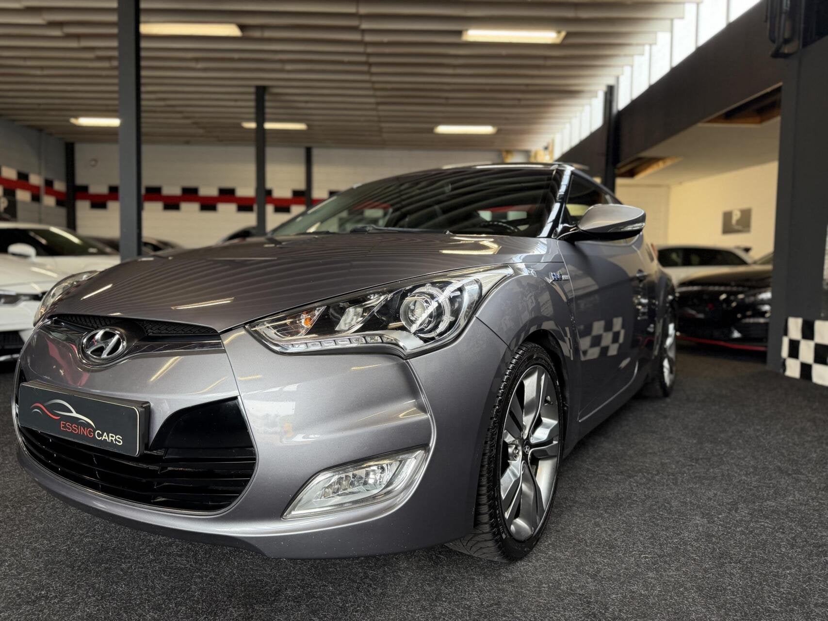 Hyundai Veloster 140pk Panorama dak NAP, Voorwielaandrijving, 1591 cc, 4 cilinders, 4 stoelen