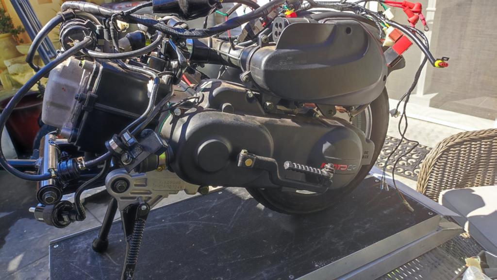 Nieuw GY6 Motorblok Peugeot V-Clic/Znen 10 inch compleet, Ophalen of Verzenden