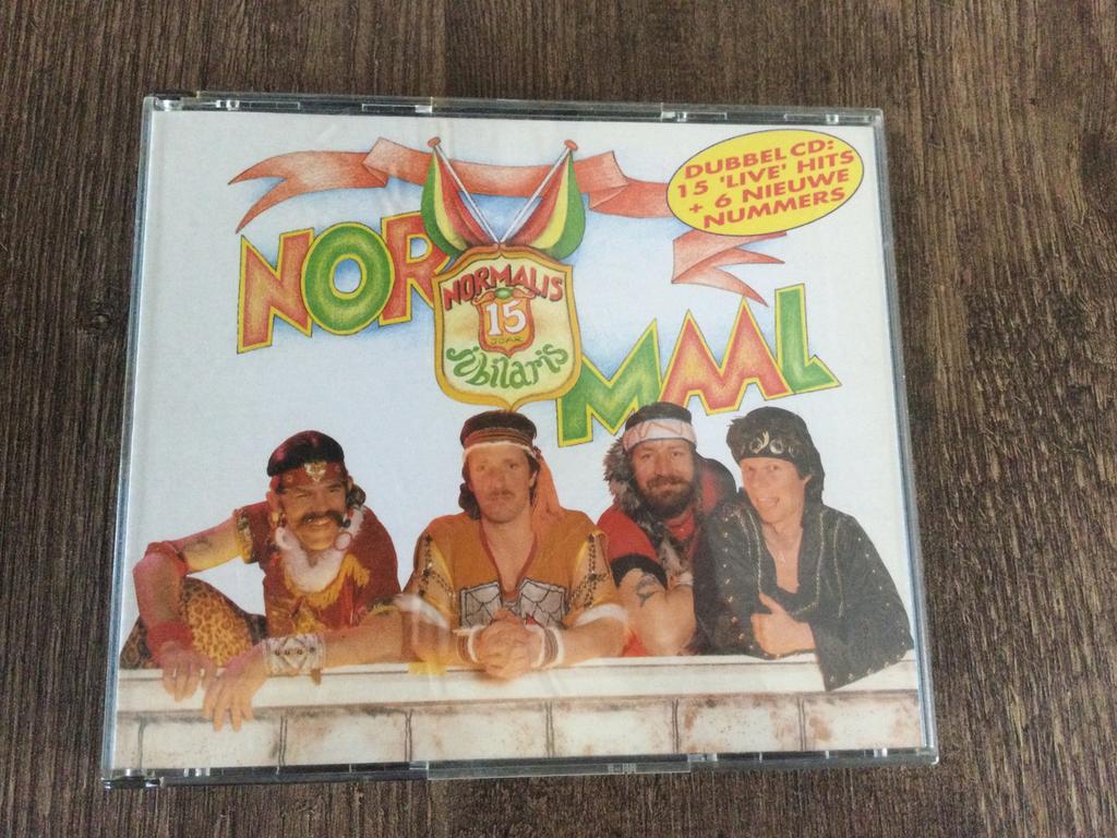 Cd van normaal  en 2 video banden, Ophalen of Verzenden