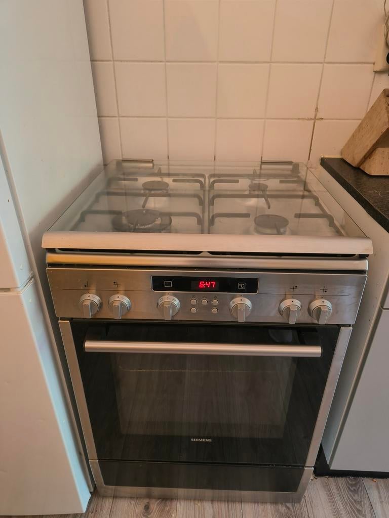 Siemens HR74W537N/02 Gasfornuis met oven, Witgoed en Apparatuur, Fornuizen, Gebruikt, 60 cm of meer, Grill, Gas